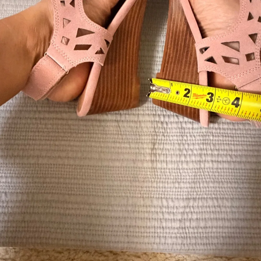 NEW Coldwater Creek Walk With Me Womens  Pink Suede Laser Cut Wedge Sandals 11M